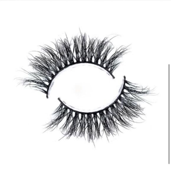 Lavaa Beauty Lash Kit - Picture 4 of 4